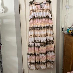 NWT Tiered maxi dress